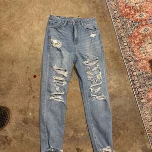 American Eagle Curvy Mom Jeans Women's Blue Light Distressed